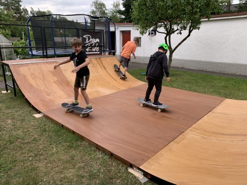 Skateboard U-rampa